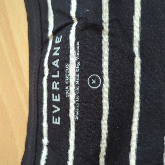 Square tee - Picture 2 of 5